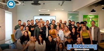 Llane firma contrato discogr&aacute;fico con Universal Music Latino