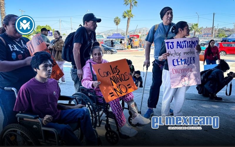 Protestan contra Viridiana Rom&aacute;n, directora de la asociaci&oacute;n CEMUJER