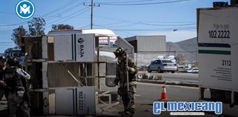 Volcadura de cami&oacute;n de gas provoca movilizaci&oacute;n sobre la carretera Tijuana–Tecate