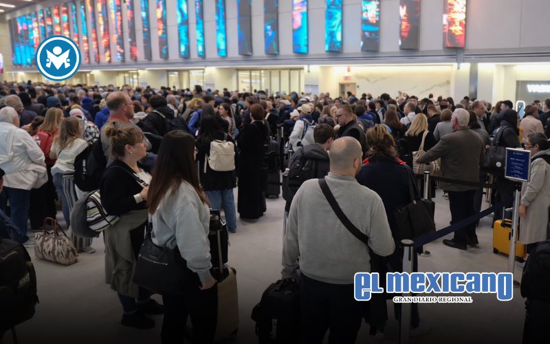 Largas filas en el aeropuerto LaGuardia de Nueva York por escasez de agentes de seguridad
