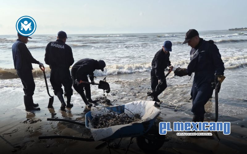 Semar se&ntilde;ala a un buque en Coatzacoalcos y a chapopoteras como causas de las manchas de hidrocarburo en el Golfo de M&eacute;xico