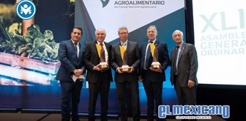 Agricultura Nacional recibe su tercer Premio Nacional Agroalimentario por excelencia e innovaci&oacute;n