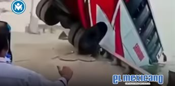 Al menos 18 muertos tras ca&iacute;da de autob&uacute;s al r&iacute;o durante maniobra para abordar ferry en Bangladesh