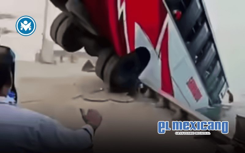 Al menos 18 muertos tras caída de autobús al río durante maniobra para abordar ferry en Bangladesh Al menos 18 muertos tras caída de autobús al río durante maniobra para abordar ferry en Bangladesh