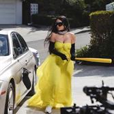 Kim Kardashian subasta vestuario de &acute;All&acute;s Fair&acute; por causa social