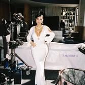 Kim Kardashian subasta vestuario de &acute;All&acute;s Fair&acute; por causa social