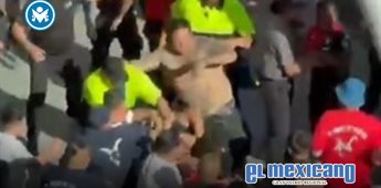 Pelea entre aficionados de Chivas y Atlas desata disturbios previo al Cl&aacute;sico Tapat&iacute;o en Los &Aacute;ngeles