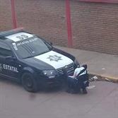 Agente de tránsito infracciona a patrulla de la Policía Estatal en Edomex