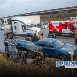 Choque m&uacute;ltiple en bulevar Aeropuerto deja da&ntilde;os materiales y una persona detenida