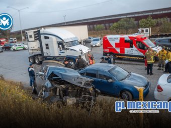 Choque m&uacute;ltiple en bulevar Aeropuerto deja da&ntilde;os materiales y una persona detenida