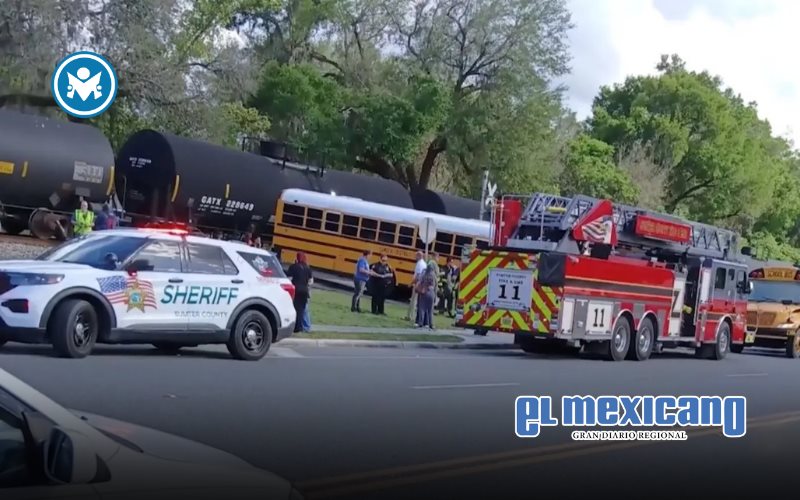 Autob&uacute;s escolar casi es embestido por tren en Florida; conductora es arrestada
