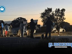 Bloquean carretera Transpeninsular por falta de atención médica Bloquean carretera Transpeninsular por falta de atención médica