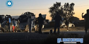 Bloquean carretera Transpeninsular por falta de atención médica Bloquean carretera Transpeninsular por falta de atención médica