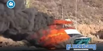 Autoridades investigan incendio de yate frente a Topolobampo, Sinaloa