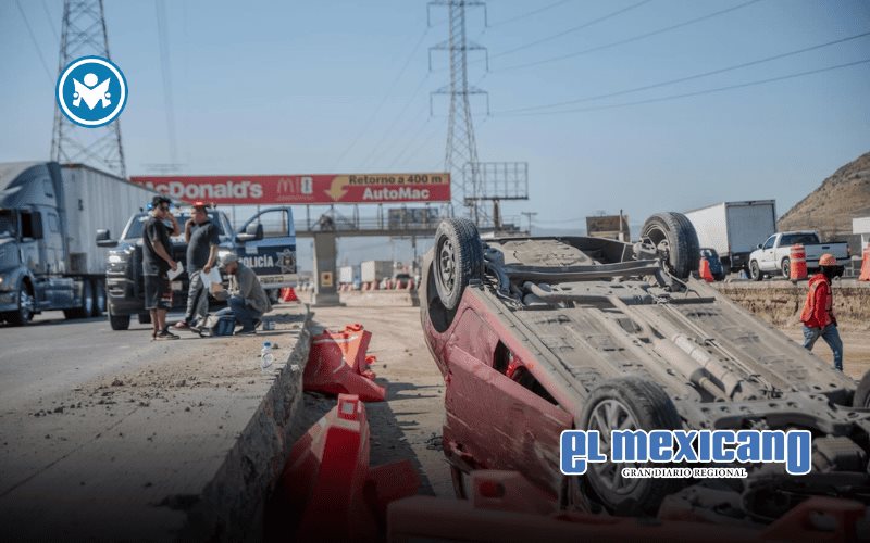 Vuelca autom&oacute;vil en el bulevar 2000; circulaba a alta velocidad