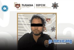 Polic&iacute;as salvan a beb&eacute; inconsciente en comandancia de Natura