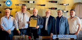 Reconocen trayectoria de Jaime Avelar Becerra en el sector aduanero de Tijuana y Tecate