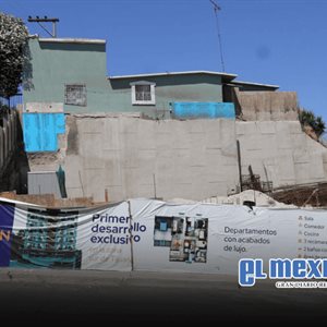 Vecinos denuncian deslizamiento de tierra en fraccionamiento Villa Floresta; se&ntilde;alan obra habitacional