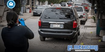 Balean a trabajador de gr&uacute;as mientras viajaba con su hija en la colonia Emperadores
