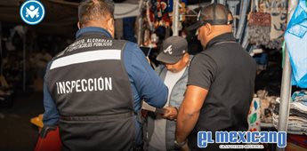 Retiran 26 carpas de ambulantes en zona de Plaza Cívica Retiran 26 carpas de ambulantes en zona de Plaza Cívica