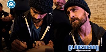 Mexicana logra que Daniel Radcliffe le firme el brazo, pero el actor le ruega no tatuárselo Mexicana logra que Daniel Radcliffe le firme el brazo, pero el actor le ruega no tatuárselo