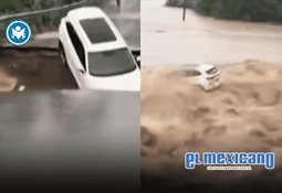 Rescatan a bebé de un auto arrastrado por la corriente en Texas Rescatan a bebé de un auto arrastrado por la corriente en Texas