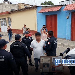 Vecinos retienen y entregan a polic&iacute;a a trabajador de colegio cat&oacute;lico acusado de agresi&oacute;n en Oaxaca