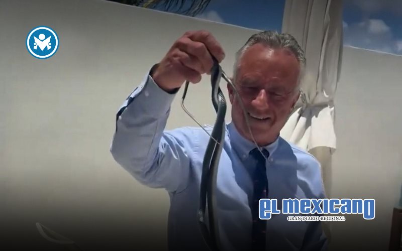 Secretario de Salud de EU desata pol&eacute;mica al capturar serpientes con las manos