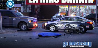 Motociclista muere tras chocar con camioneta en Jard&iacute;n Dorado