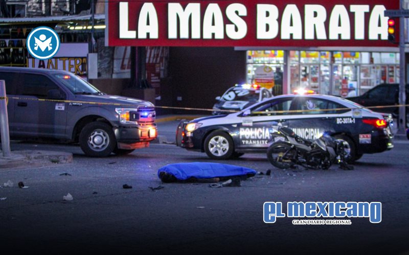 Motociclista muere tras chocar con camioneta en Jard&iacute;n Dorado
