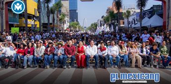 Pol&iacute;ticos y ciudadanos se congregan en la Avenida Revoluci&oacute;n para ver a Sheinbaum