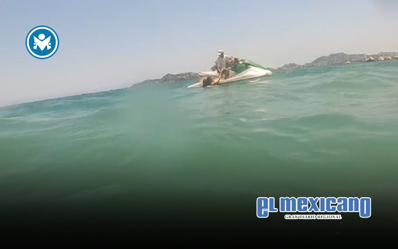 Salvavidas documenta rescate de dos mujeres en Playas de Acapulco