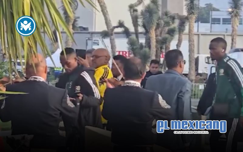 Mariachi recibe a Sud&aacute;frica con Son de la Negra y divide opiniones