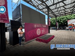 Celaya gastó 750 mil pesos en pantallas para el mundial sin permisos de la FIFA Celaya gastó 750 mil pesos en pantallas para el mundial sin permisos de la FIFA