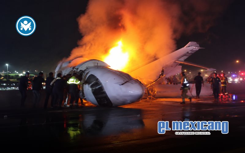 Jet privado que sali&oacute; de Los Cabos cae en carretera de Texas; hay un muerto