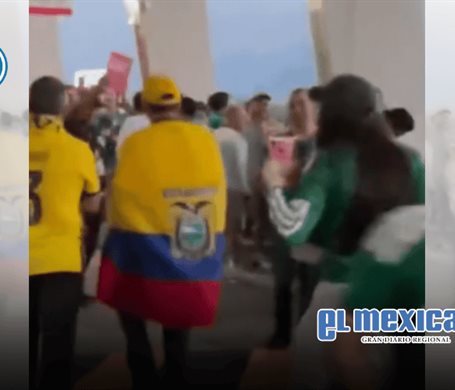 Mujer lanzó cerveza por la espalda a seguidores de Ecuador previo al encuentro Mujer lanzó cerveza por la espalda a seguidores de Ecuador previo al encuentro