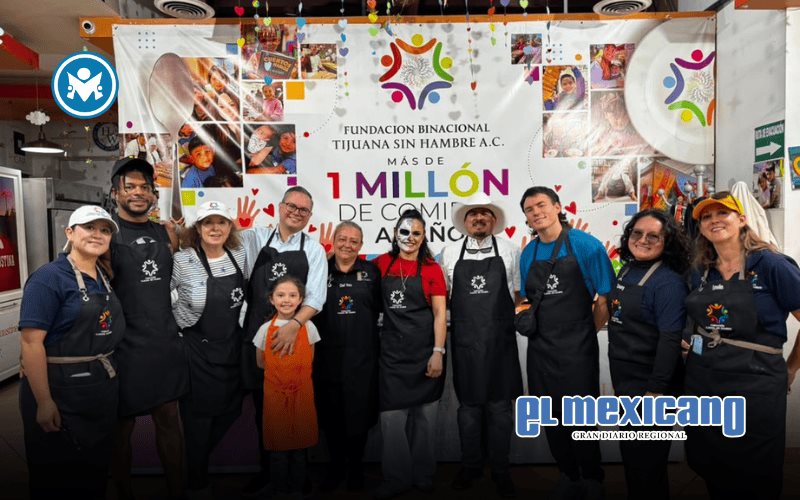 Comparten luchadores profesionales mensaje de esperanza en albergue