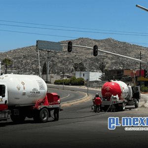 Inicia trasiego de gas LP tras fuga; cortan la luz en zonas de Ensenada